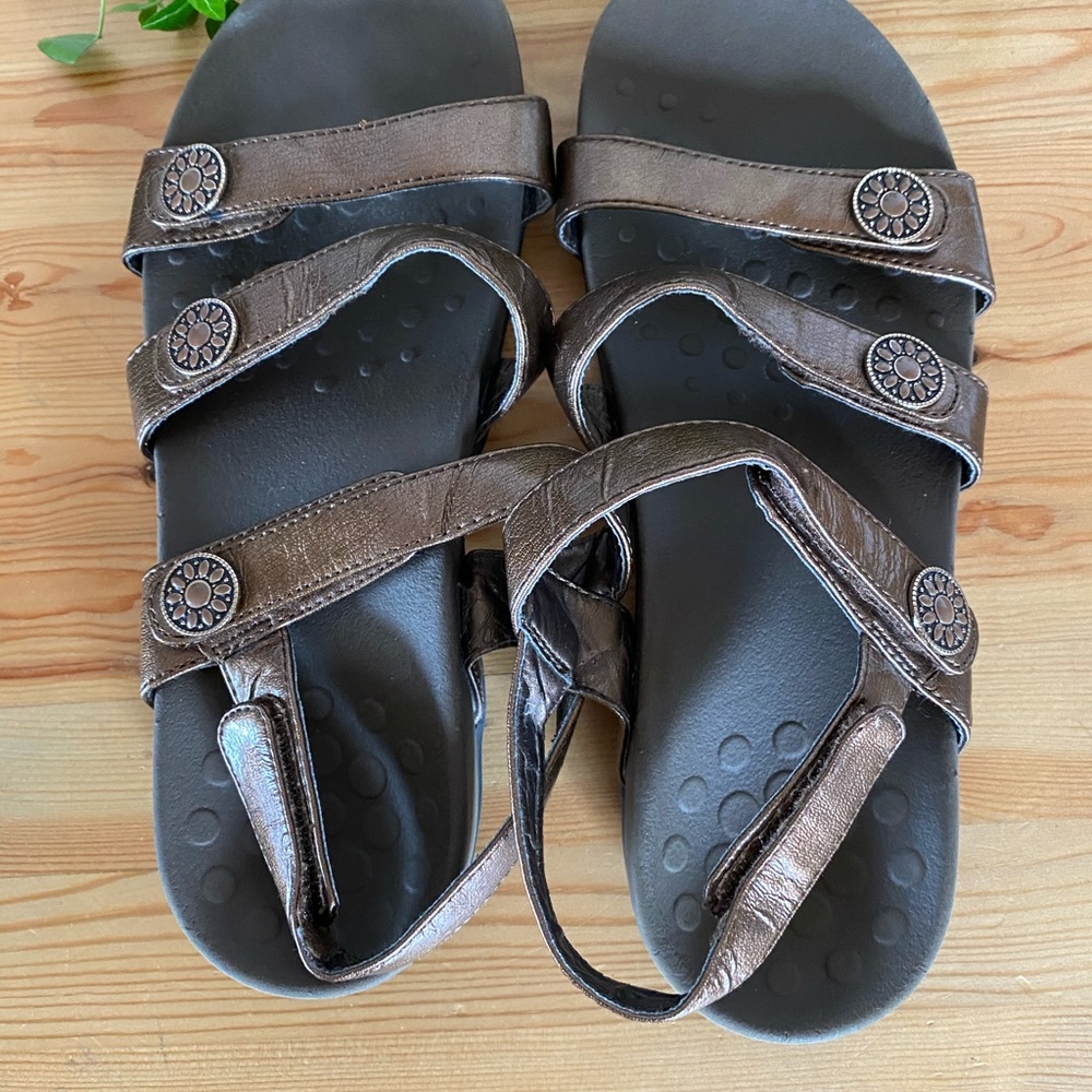 Vionic Adjustable Strap Sandals Bronze Size 7m - image 4